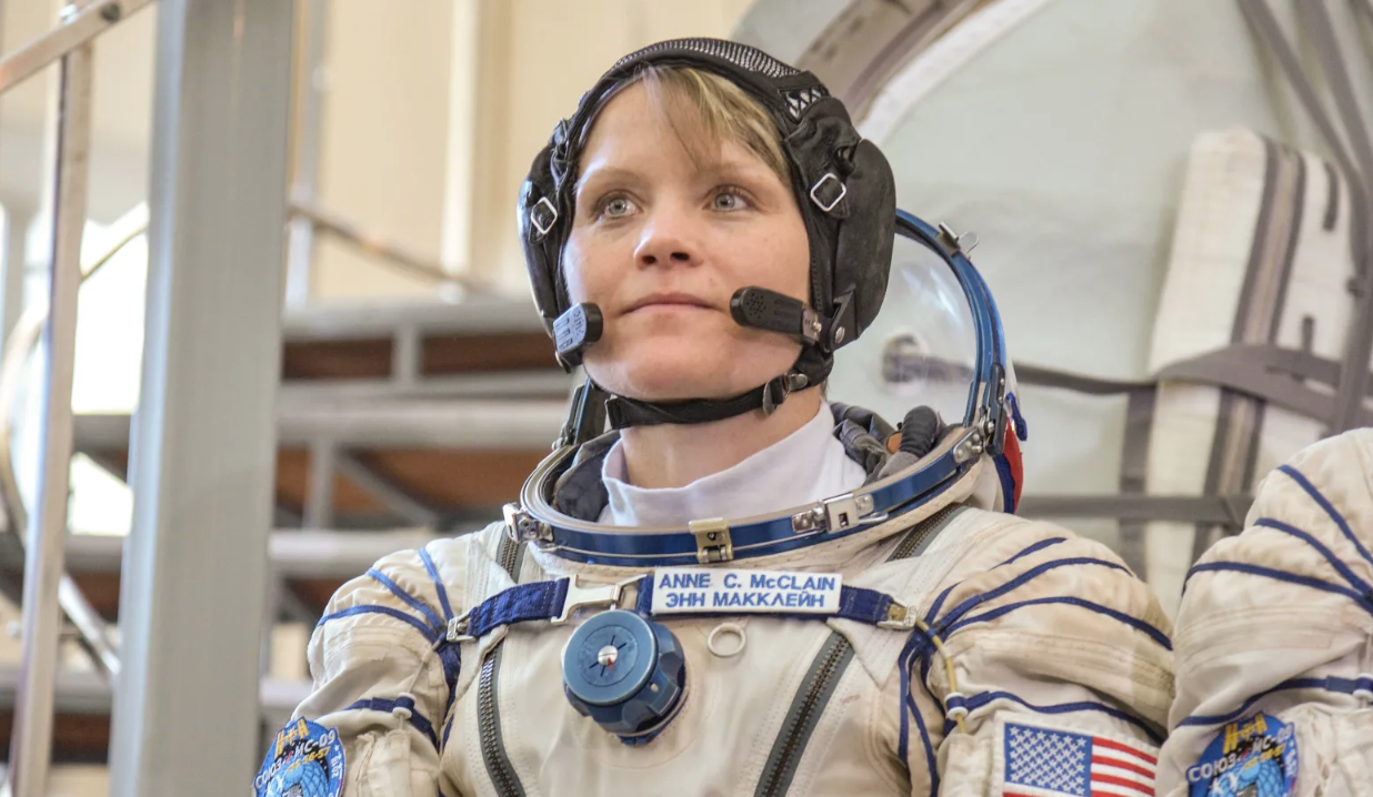 La primera caminata espacial de mujeres acaba de ser programada por la NASA