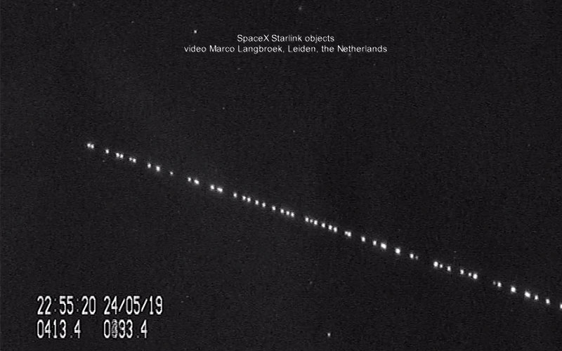 Un astrónomo capturó en video los recientemente lanzados satélites StarLink  de SpaceX