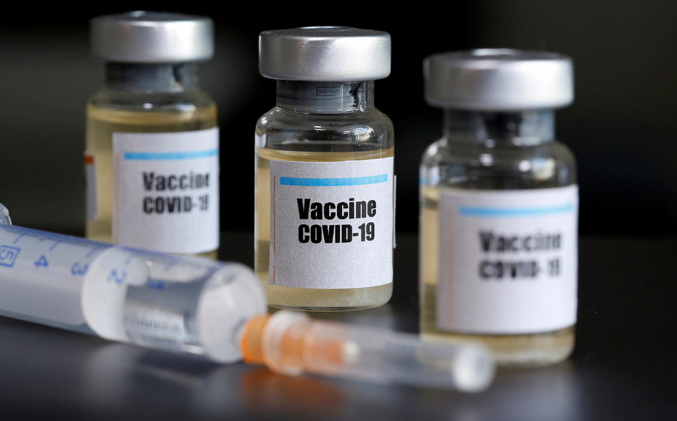 Vacuna de coronavirus desarrollada por la Universidad de Oxford parece segura y desencadena una respuesta inmune