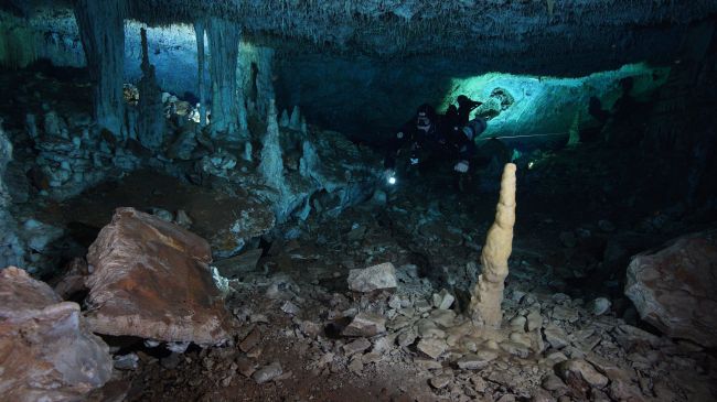 Un campamento minero de la era de hielo ha sido encontrado ‘congelado en el tiempo’ en una cueva submarina en México