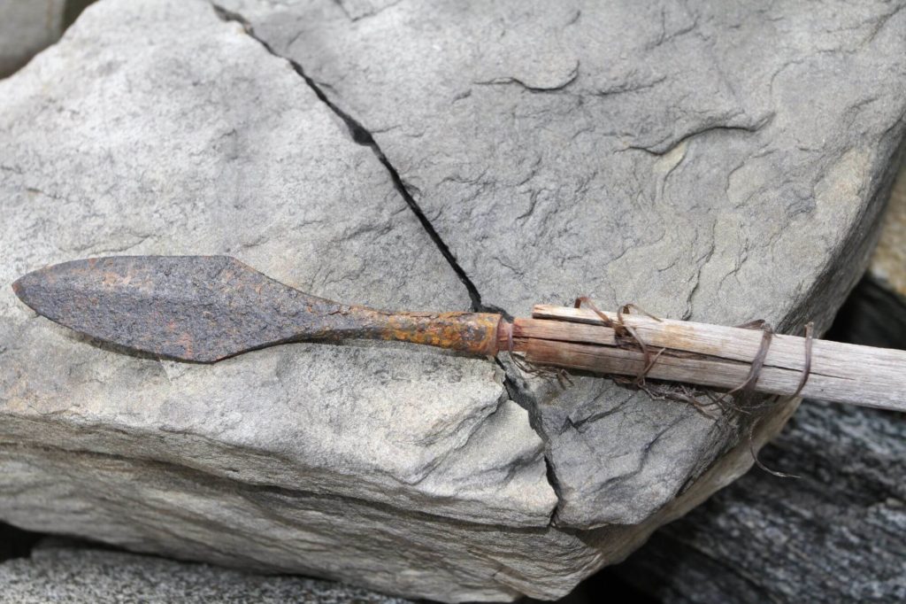 El deshielo ha revelado antiguas flechas y herramientas de caza en Noruega