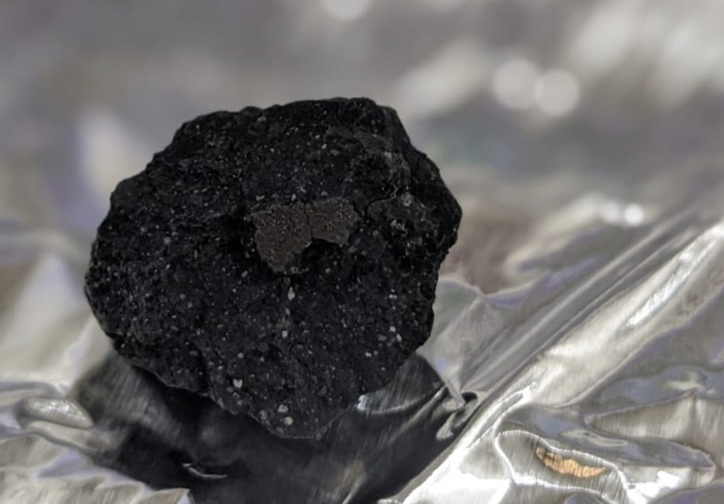 Encuentran meteorito raro en Reino Unido que podría darnos un vistazo del Sistema Solar en formación