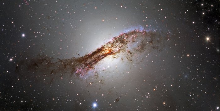 Astrónomos capturan una hermosa imagen de Centaurus A que revela sus secretos