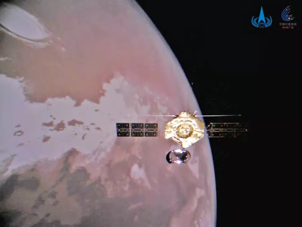 Sonda china Tianwen-1 tomó increíbles fotos de sí misma orbitando Marte