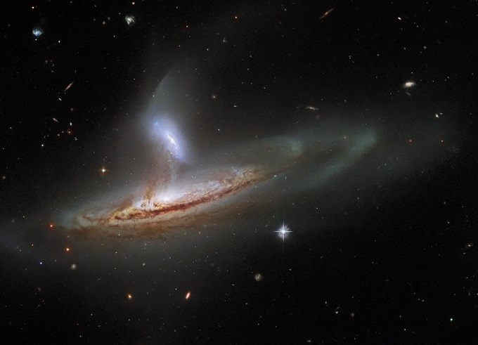 El Telescopio Hubble revela una nueva y emocionante imagen de un intercambio entre dos galaxias
