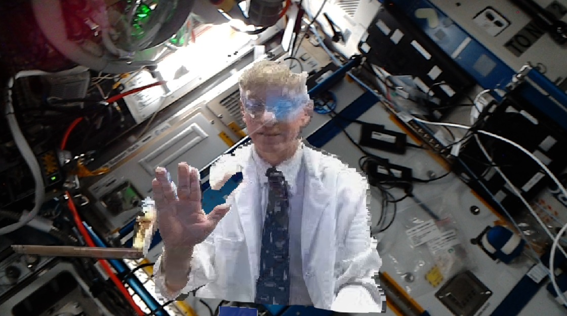 La NASA envía por primera vez un médico a la ISS a través de “holoportación” 