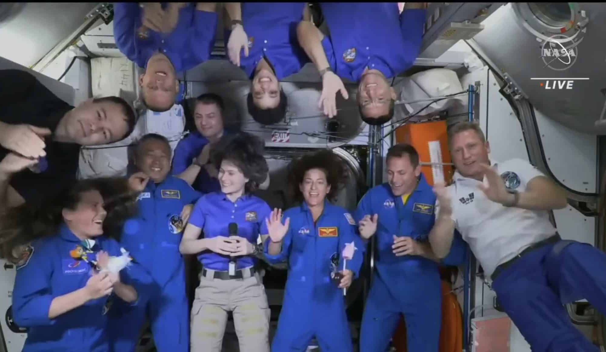 SpaceX lleva astronautas a la estación espacial en un vuelo histórico