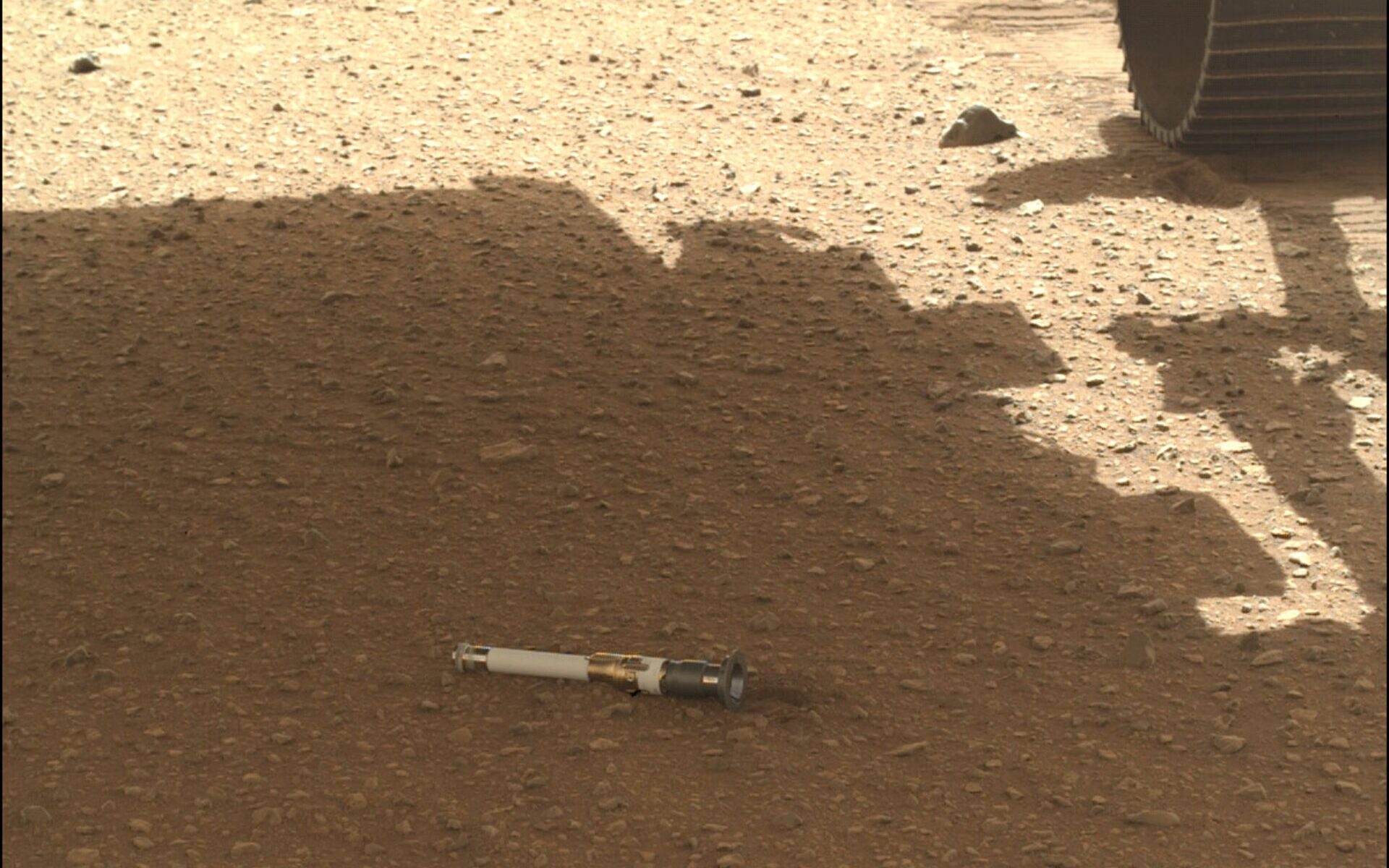 El rover Perseverance dejó caer su primer depósito de muestras en Marte 