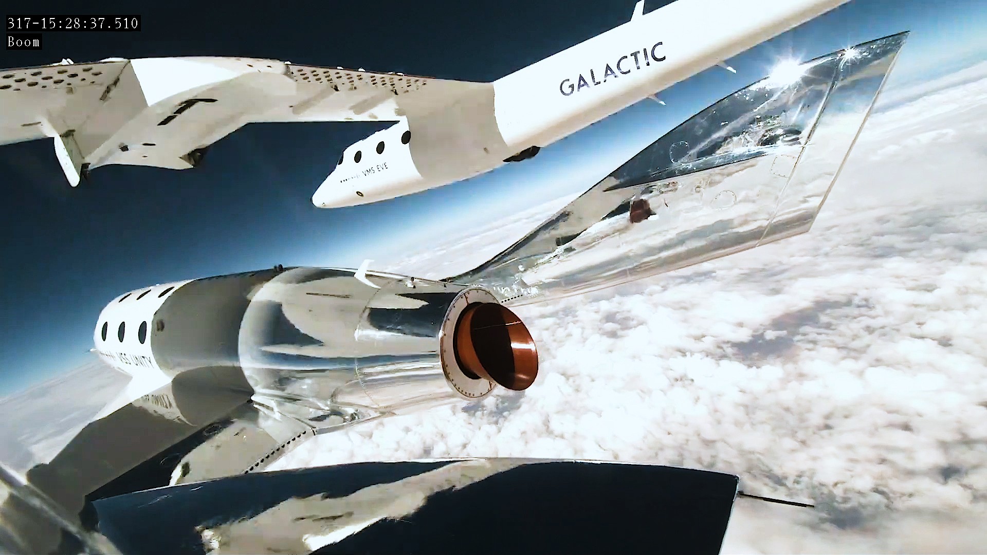 Virgin Galactic realiza su primer vuelo comercial a los límites del espacio 