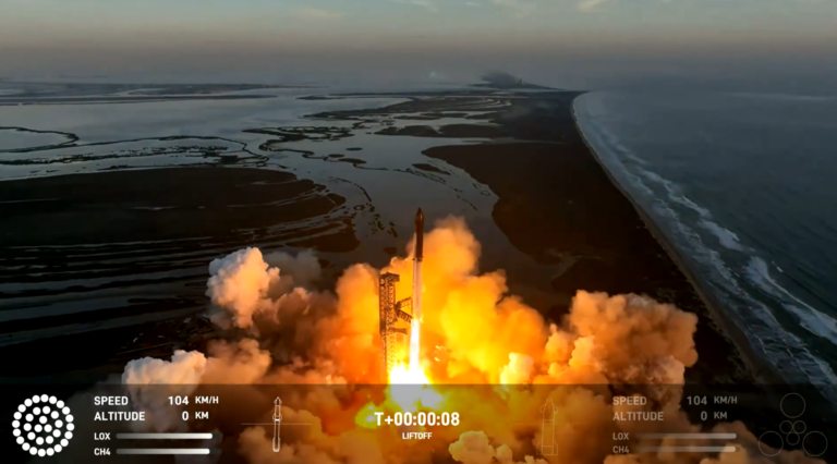 SpaceX lanza exitosamente su supercohete Starship y lo hace explotar en el vuelo