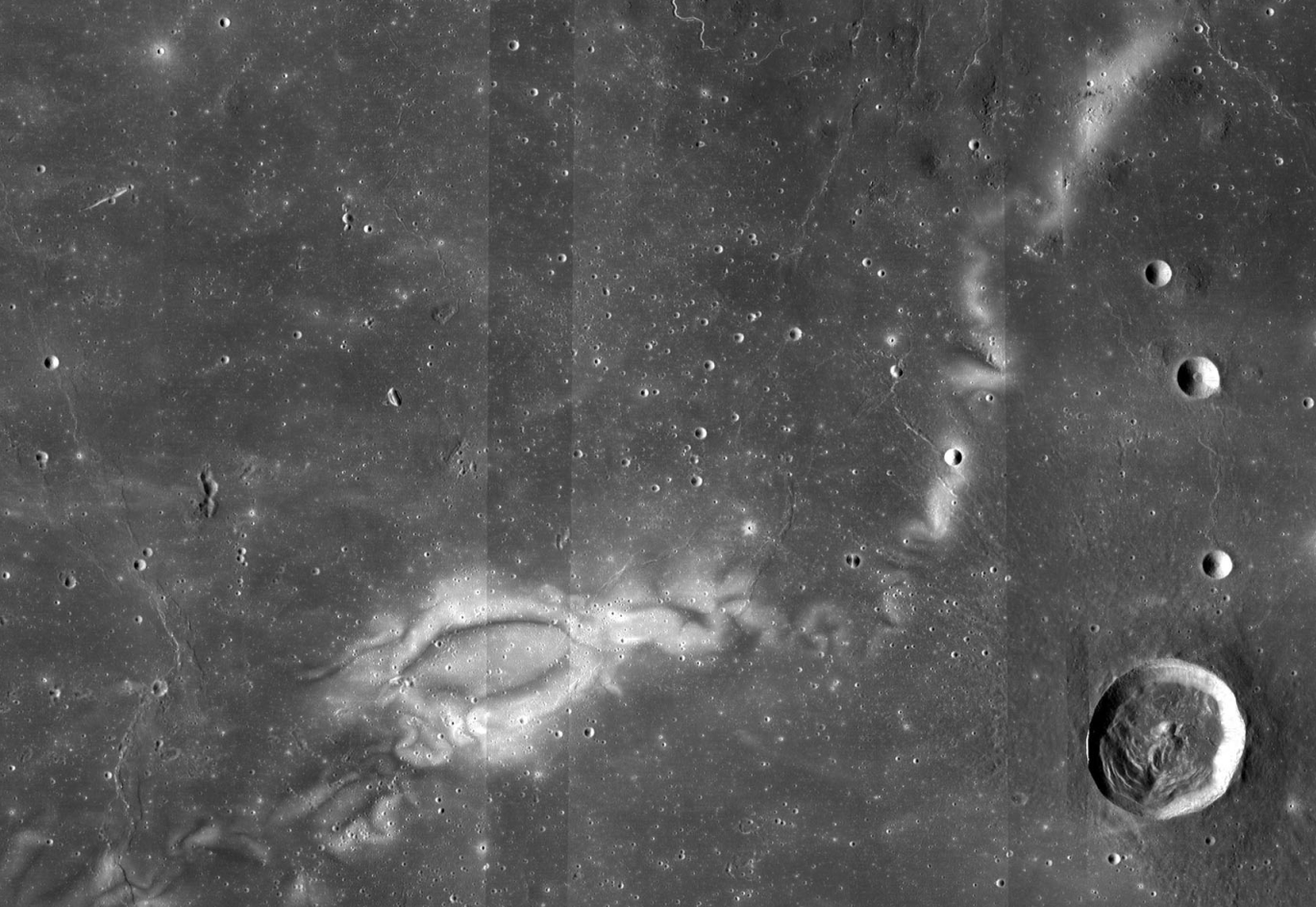 Un extraño polvo brillante en un remolino lunar podría revelar parte de la historia de la Luna
